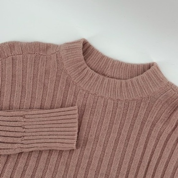 American Eagle Outfitters Sweaters - American Eagle Outfitters Ribbed Mock Neck Cropped Sweater Dusty Rose XS